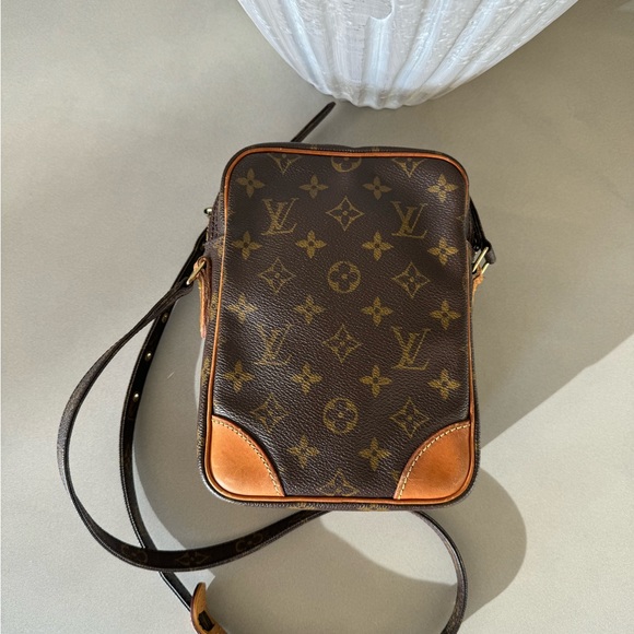 Authentic Gently used Louis Vuitton Amazone Crossbody bag - Picture 2 of 9